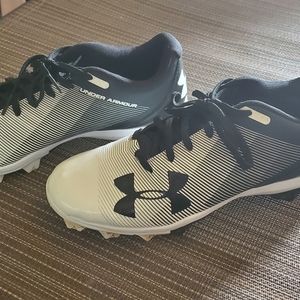 Under Armor Mens Baseball Cleats